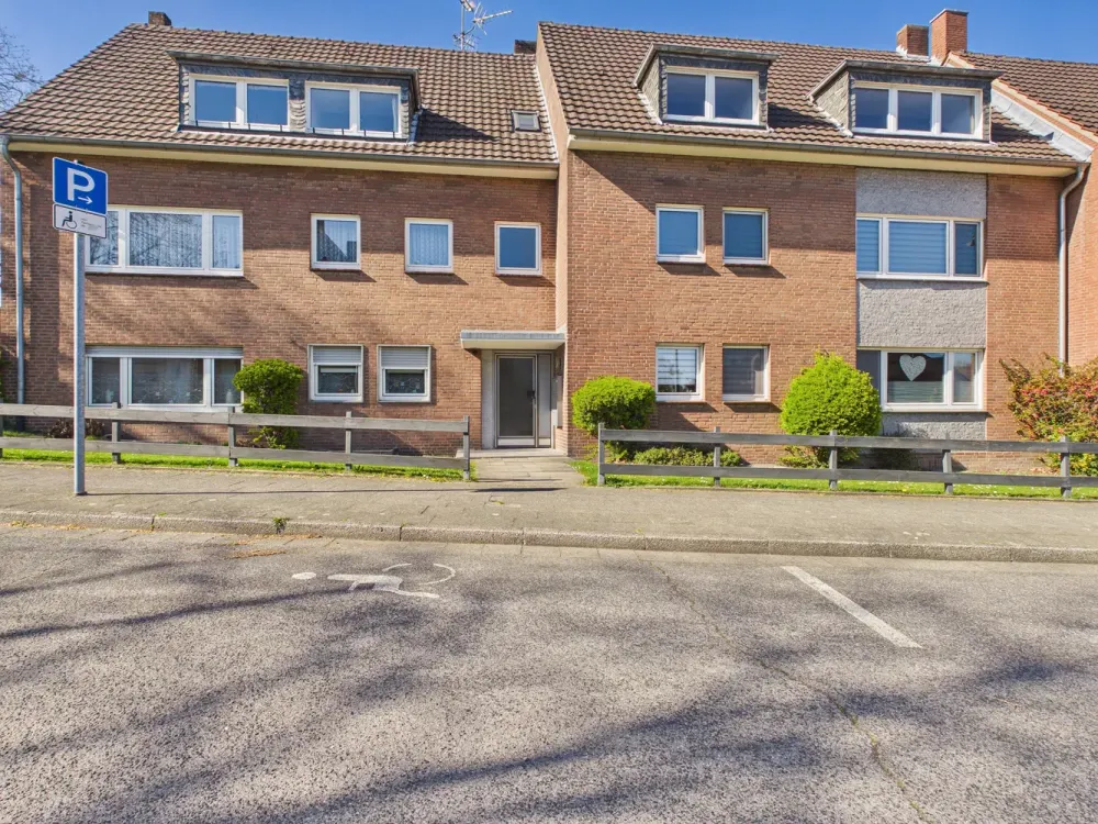 Helle 3-Zimmer-Dachgeschosswohnung in verkehrsberuhigter Lage von Krefeld