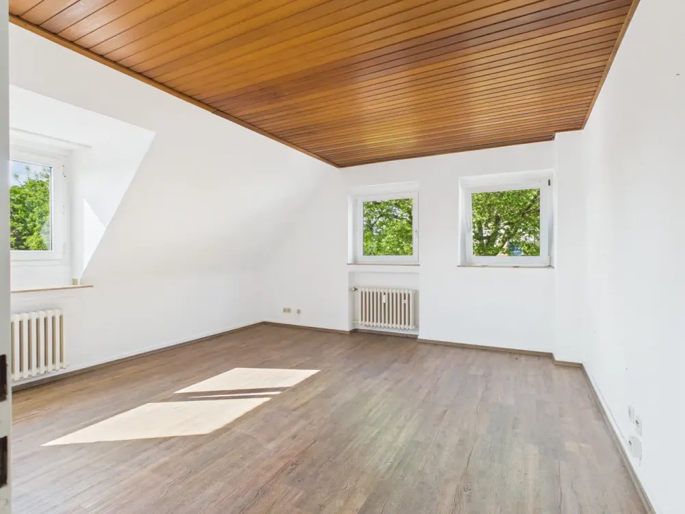 Helle 3-Zimmer-Dachgeschosswohnung in verkehrsberuhigter Lage von Krefeld