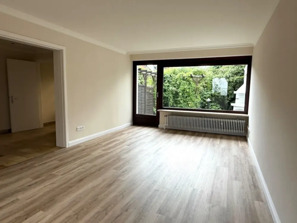 Terrassenwohnung im 2-Familienhaus