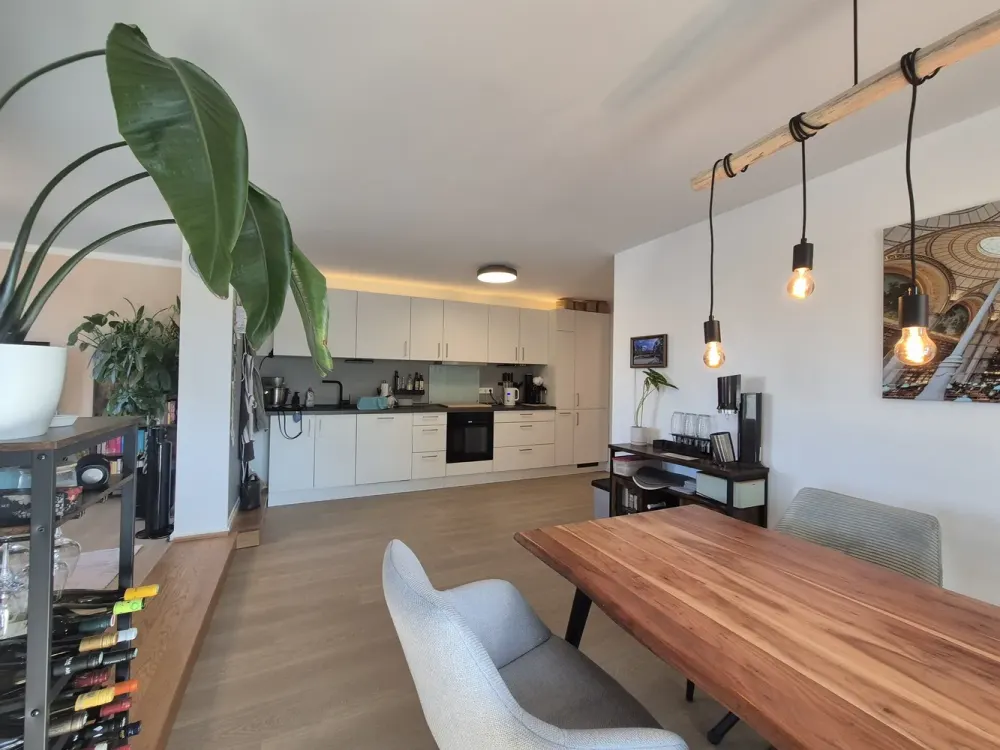 Wunderschöne 4,5-Zimmer-Wohnung mit Balkon und 2 Stellplätzen in zentraler Böblinger Lage in Seenähe