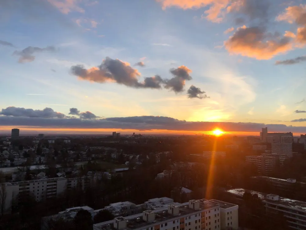 Großzügige 5-Zi.-Penthouse-Whg auf zwei Etagen-ideal für eine WG