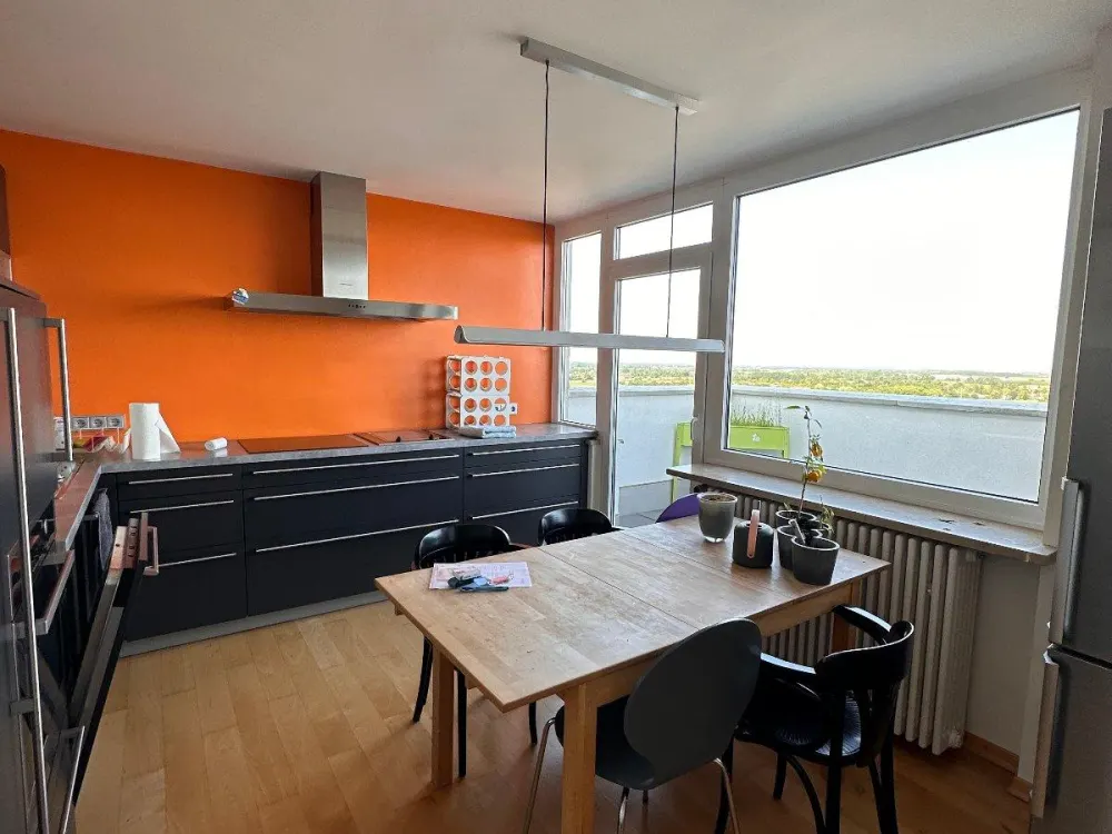 Großzügige 5-Zi.-Penthouse-Whg auf zwei Etagen-ideal für eine WG