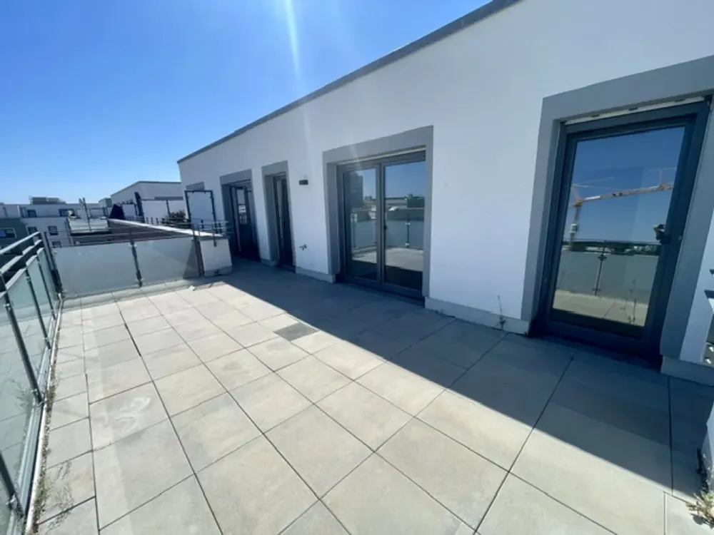 Moderne 3-Zimmer-Wohnung mit großer Dachterrasse