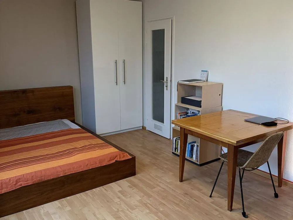 Helles, voll möbliertes Studio-Apartment in München, 12 Monate zur Untermiete