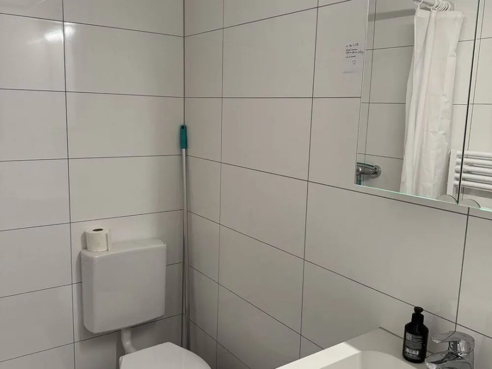 Helles, voll möbliertes Studio-Apartment in München, 12 Monate zur Untermiete