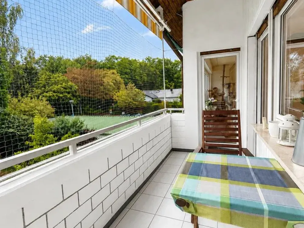 4958 - Quietly Located 3-Room Apartment with Loggia and Garage Parking Space!