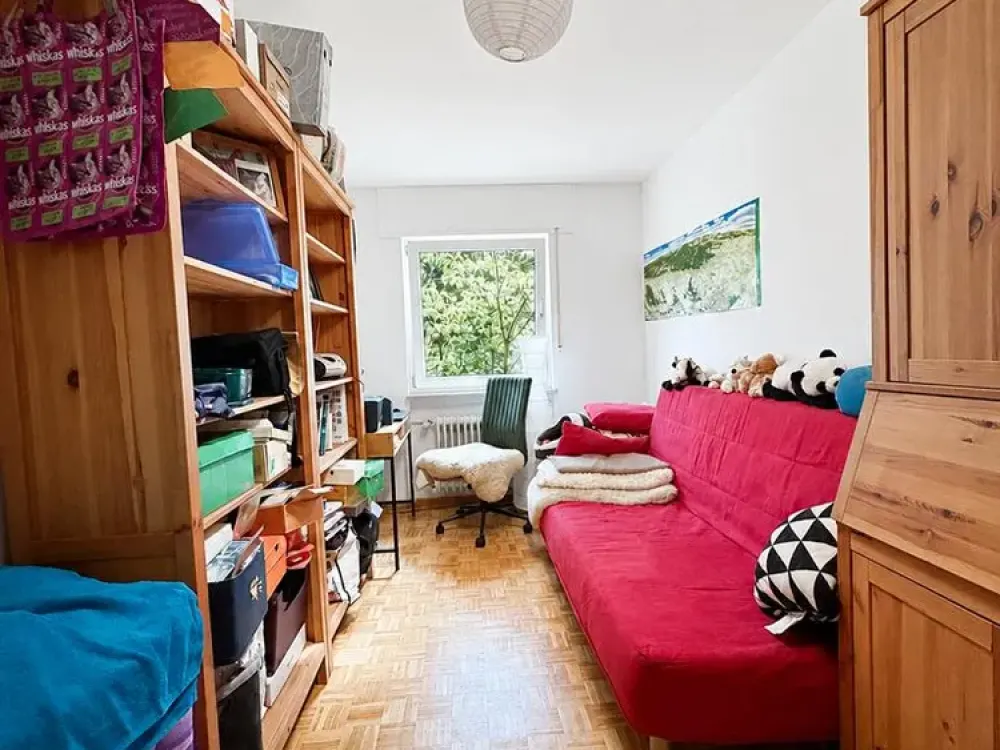 4958 - Quietly Located 3-Room Apartment with Loggia and Garage Parking Space!