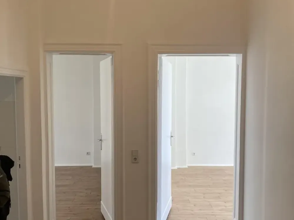 4-Zimmerwohnung mit Balkon im 1. OG in einem sanierten Altbau in Lichtenberg