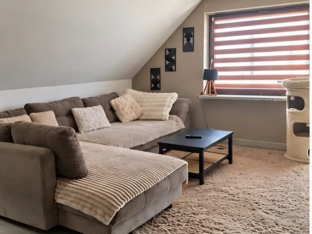 Dachgeschosswohnung zu vermieten in Langenhagen