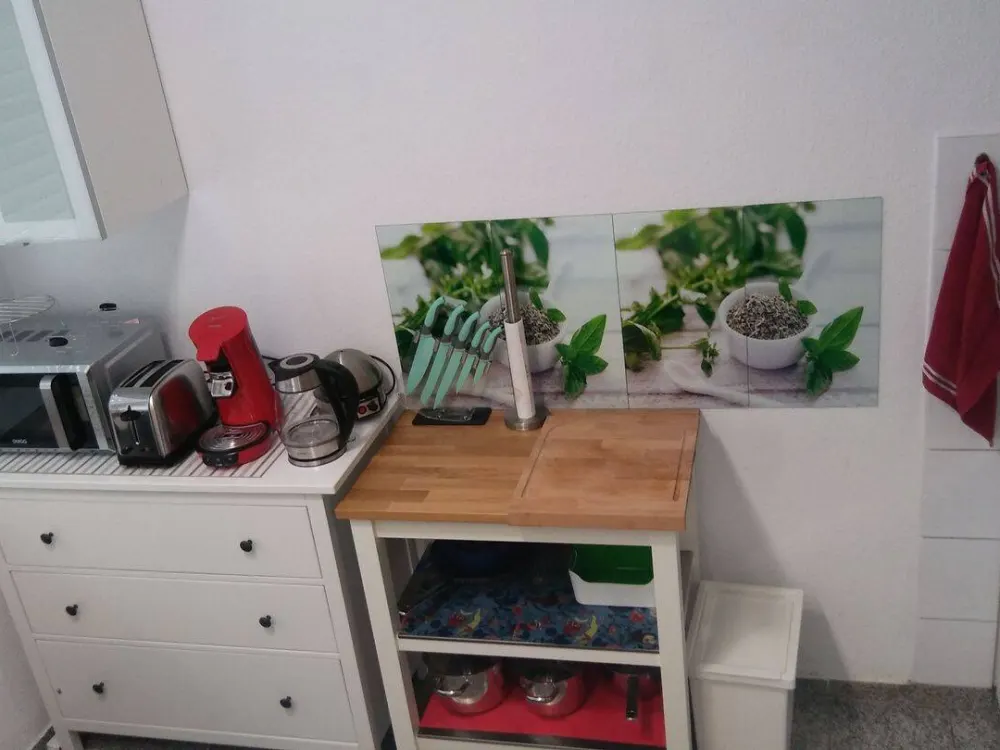 Zentrale, voll möblierte Ein-Zimmer-Wohnung mit Top-Verkehrsanbindung