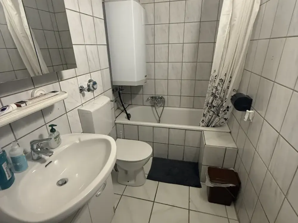 Komplett möbliertes 2 Zi -Apartm. in Stuttgart, Olgastr 75