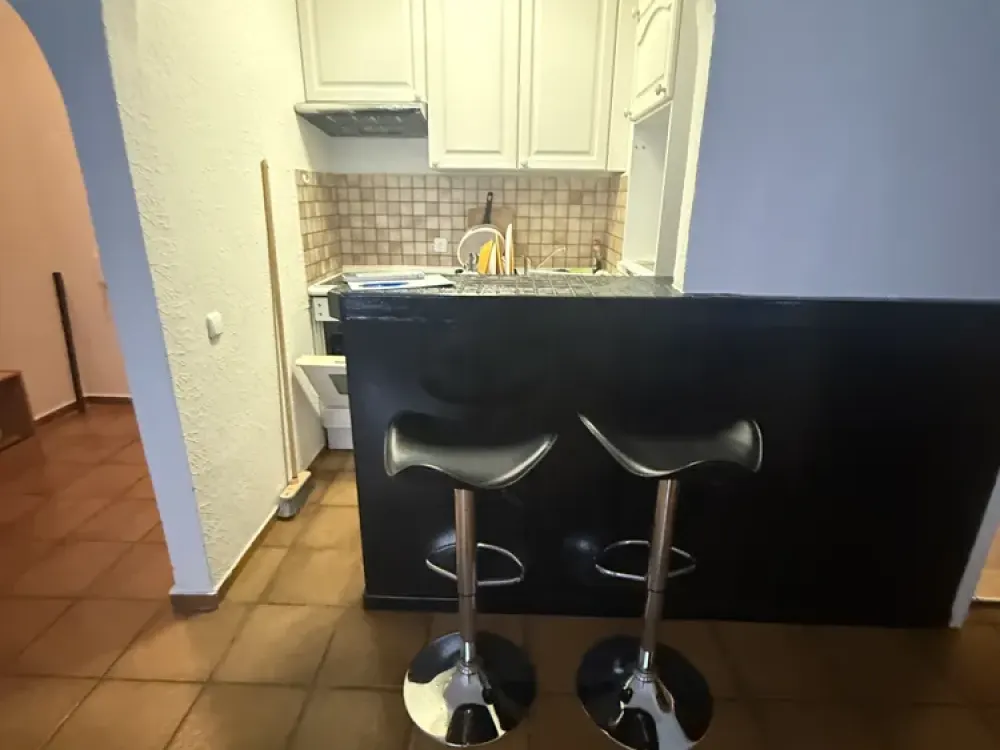 Komplett möbliertes 2 Zi -Apartm. in Stuttgart, Olgastr 75
