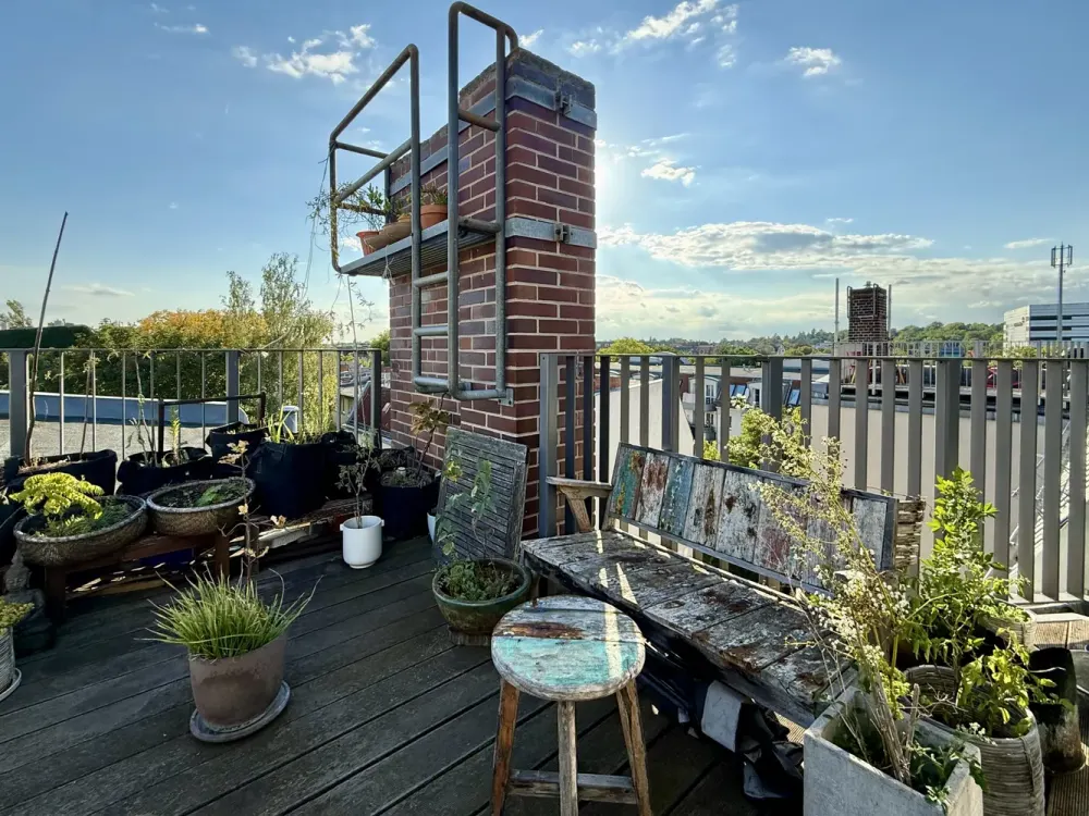 Über den Dächern von Steglitz - großzügige 2-Zimmer-Dachgeschosswohnung mit zwei Terrassen