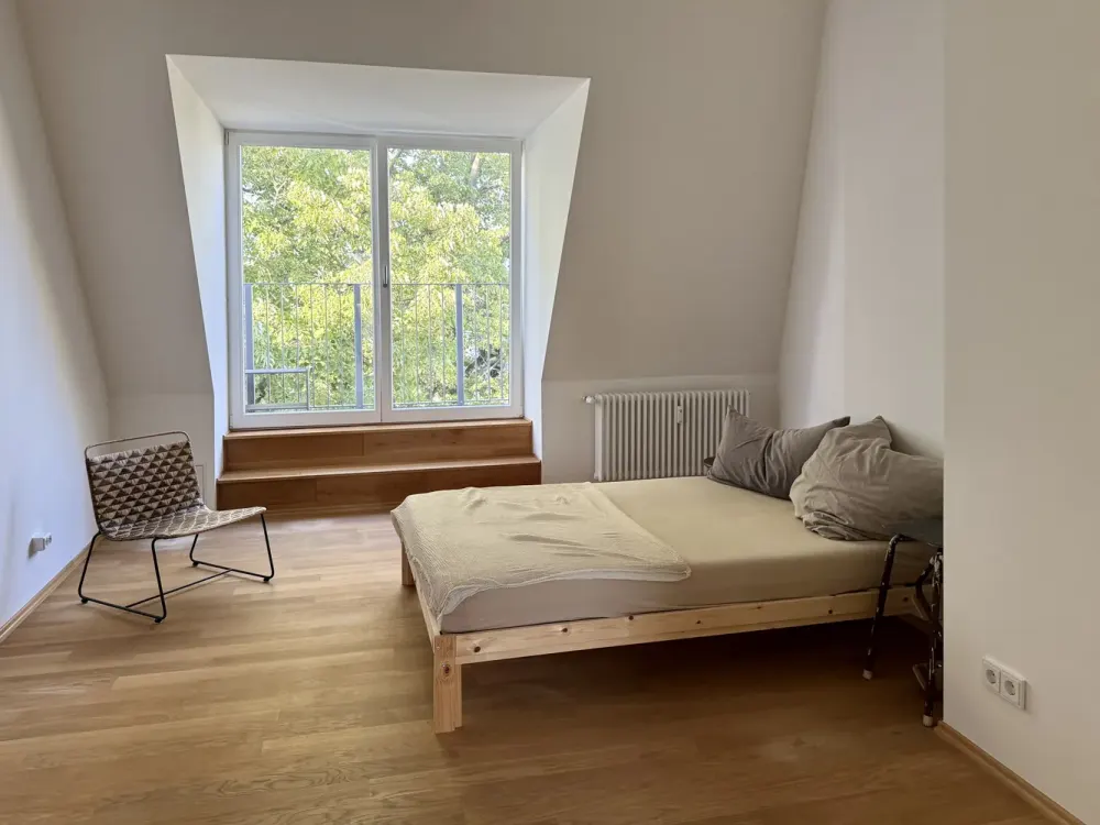 Über den Dächern von Steglitz - großzügige 2-Zimmer-Dachgeschosswohnung mit zwei Terrassen