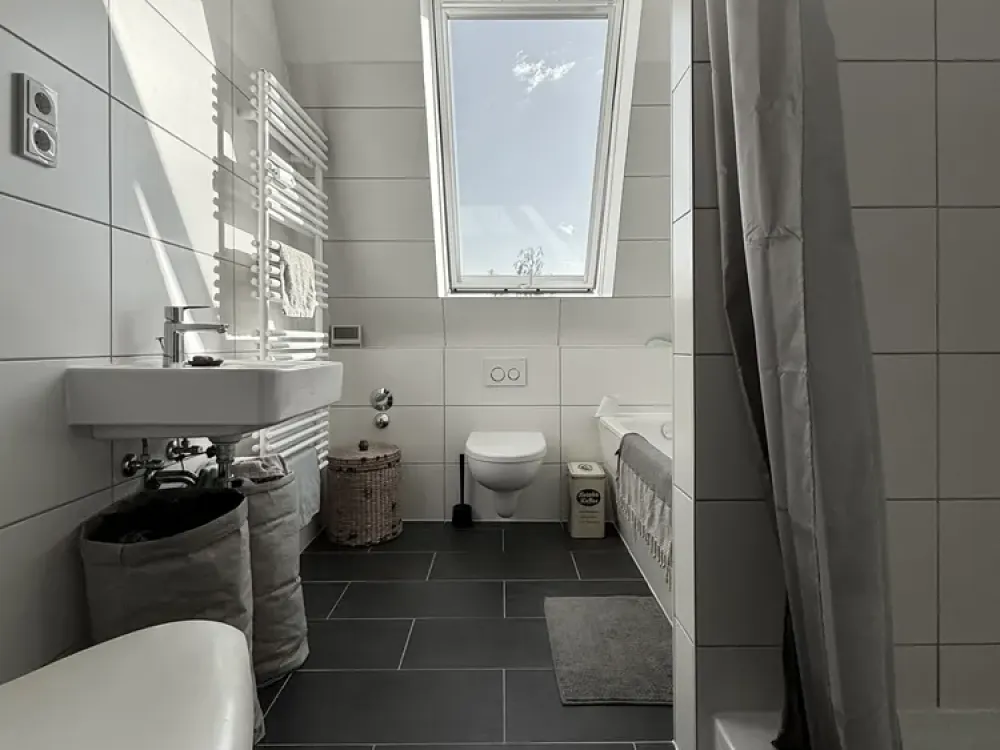Über den Dächern von Steglitz - großzügige 2-Zimmer-Dachgeschosswohnung mit zwei Terrassen