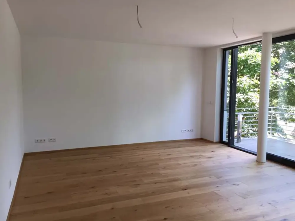* moderne und großzügige Wohnung mit Terrasse am Elbhang - ID 3931*