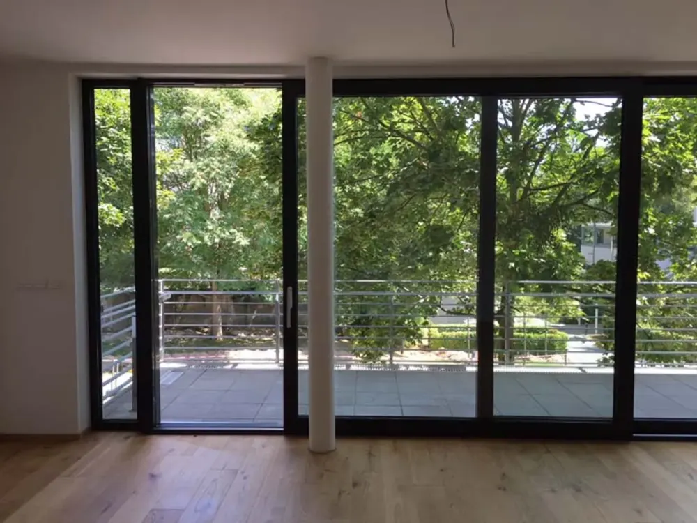 * moderne und großzügige Wohnung mit Terrasse am Elbhang - ID 3931*