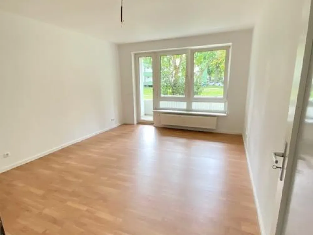 +++*Frisch renovierte 3-Zimmerwohnung mit Balkon und toller Aussicht*+++