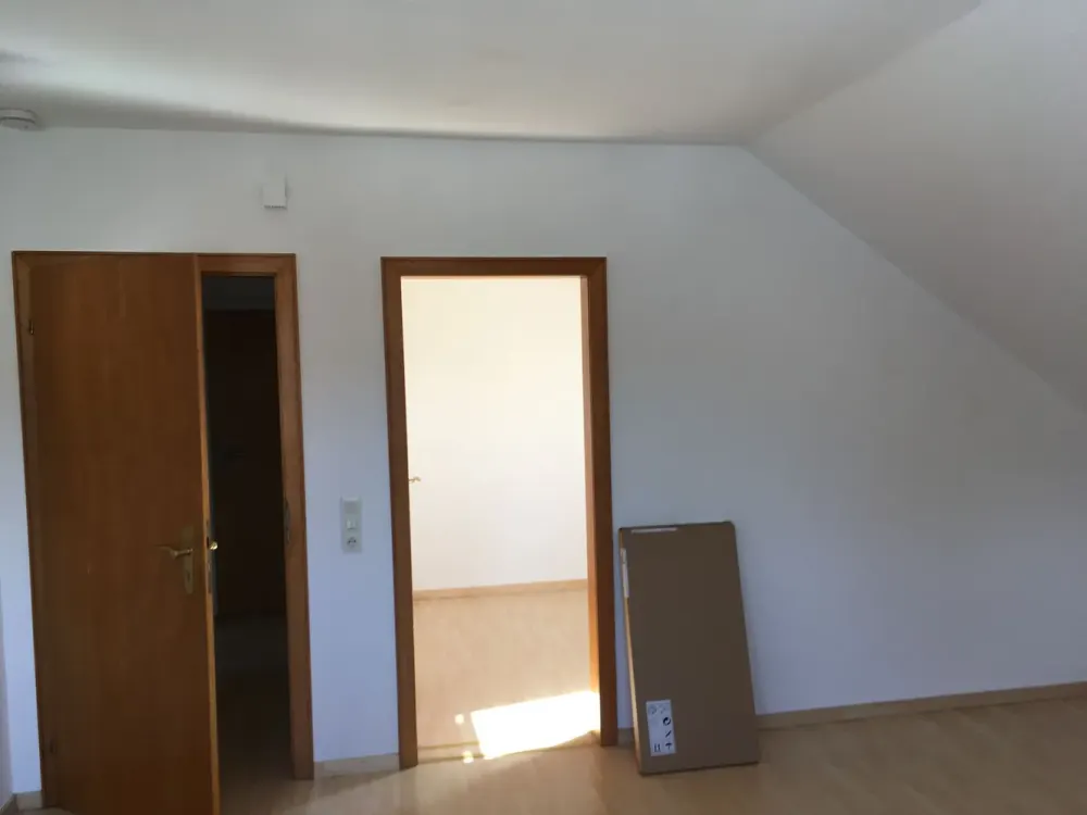 Bright and Pleasantly Quiet 3-Room Attic Apartment with Fitted Kitchen in Dortmund-Kirchhörde