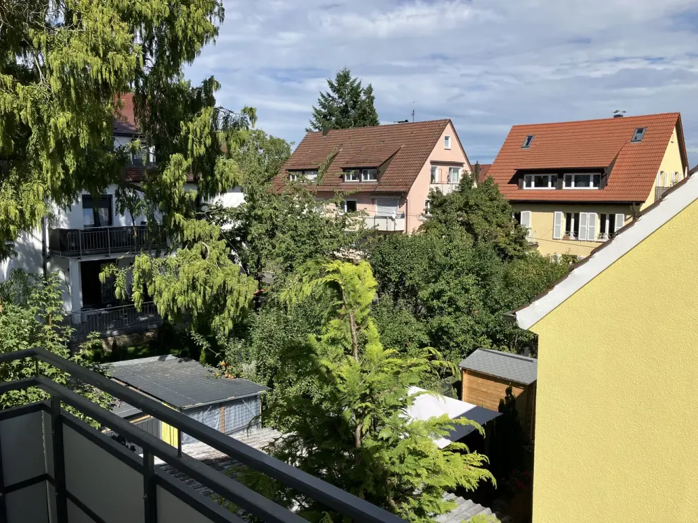 Sanierte 2-Zimmer Dachgeschosswohnung mit Balkon in Stuttgart-Vaihingen