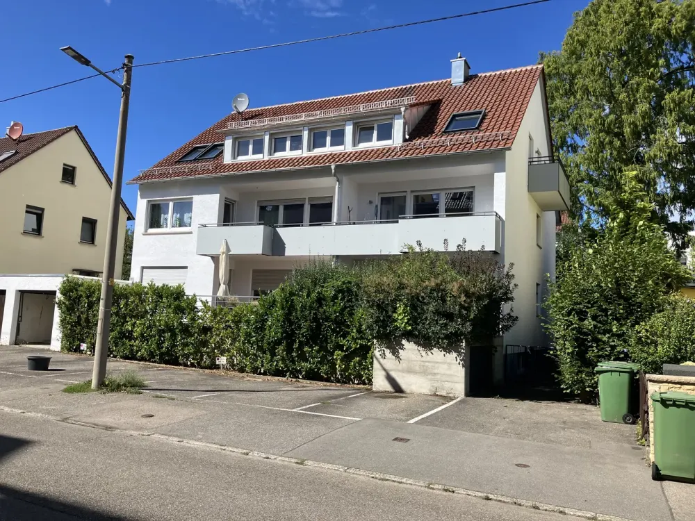 Sanierte 2-Zimmer Dachgeschosswohnung mit Balkon in Stuttgart-Vaihingen