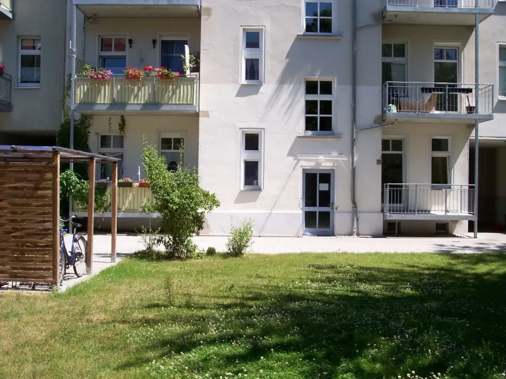 Gepflegte 2 Raum Wohnung mit Balkon und Tageslichtbad **WE01**