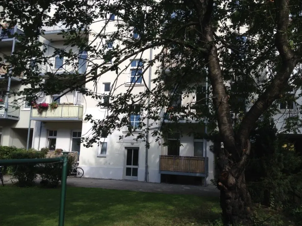 Gepflegte 2 Raum Wohnung mit Balkon und Tageslichtbad **WE01**