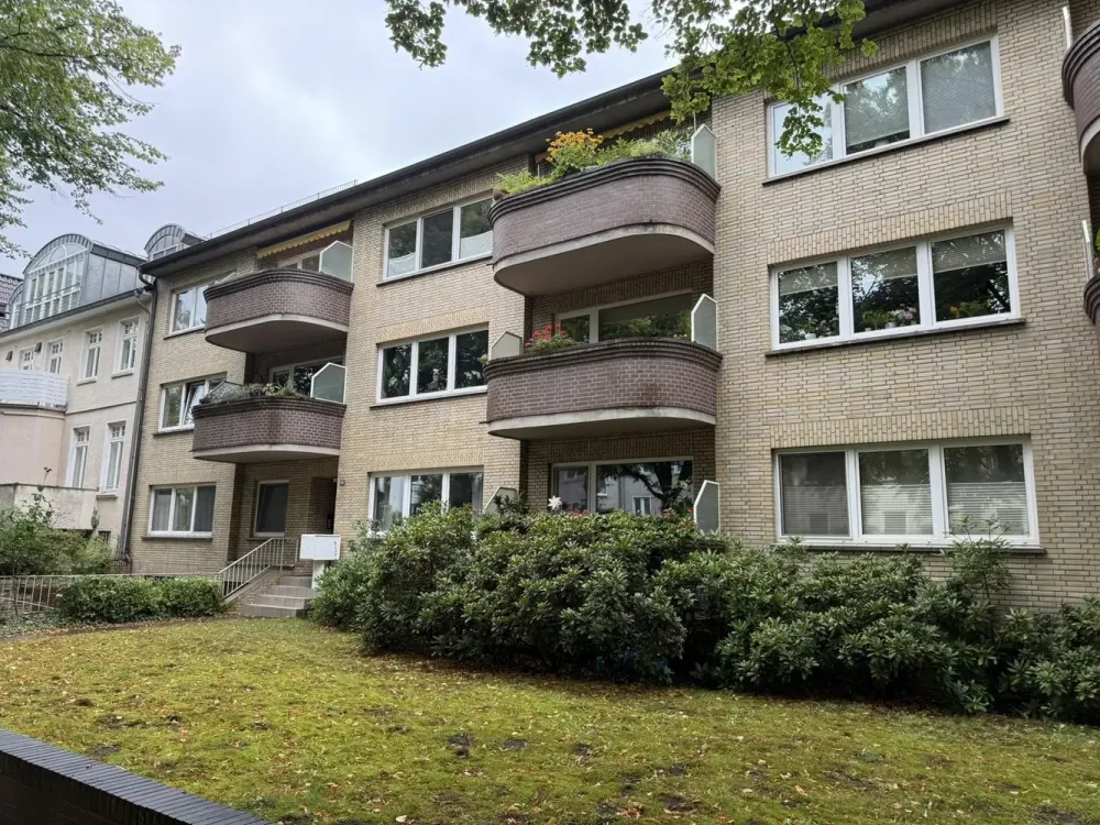 Renovated 3-Room Apartment in Heimfeld with Two Balconies