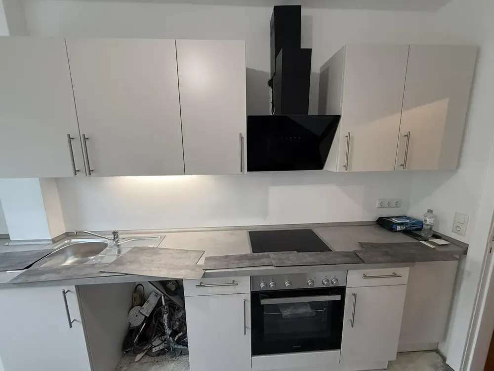 Renovated 3-Room Apartment in Heimfeld with Two Balconies