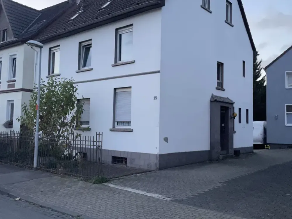Attractive, fully renovated 3-room apartment in Leverkusen Schlebusch