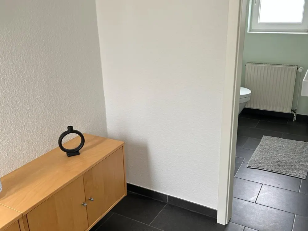 1-Zimmer Wohnung, möbliert. Nur an Pendler zu vermieten.