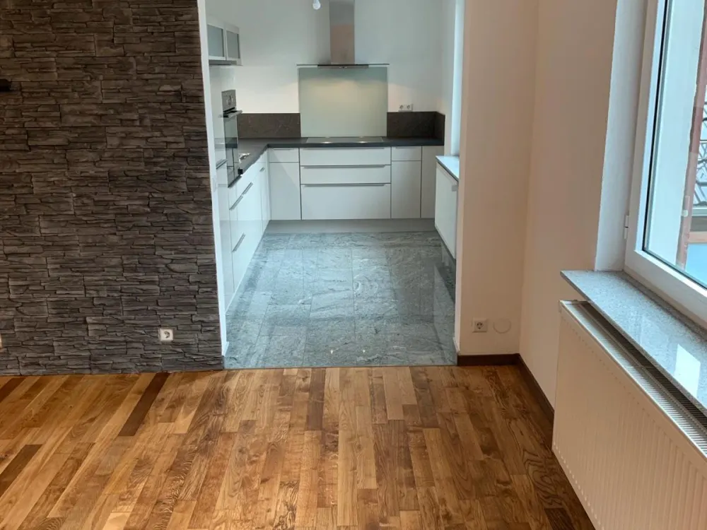 Erstbezug nach Sanierung - Hochwertige 3 Zimmer Wohnung in Stgtt