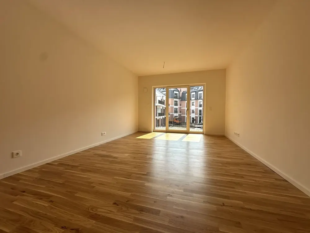 **Erstbezug** Helle 3-Raum-Wohnung mit Balkon in Dresden-Friedrichstadt