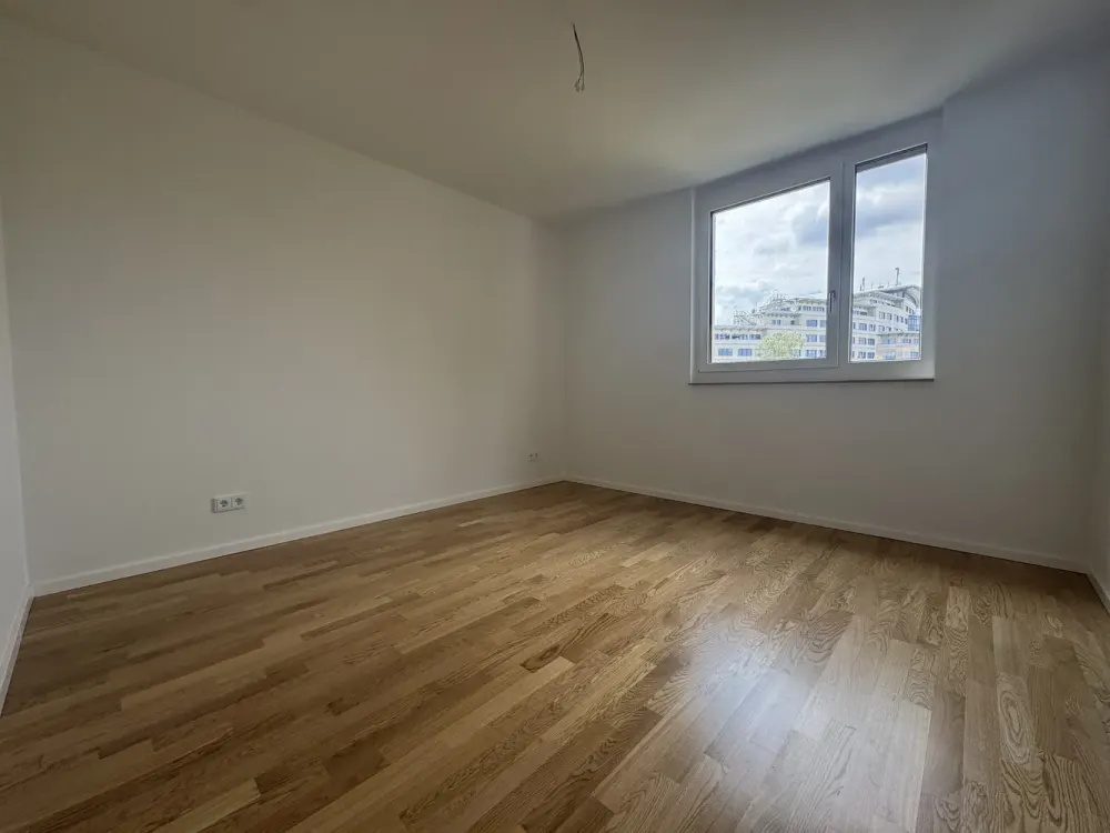 Hier findet jeder seinen Platz: 2-Zimmer-Wohnung mit Balkon im Erstbezug