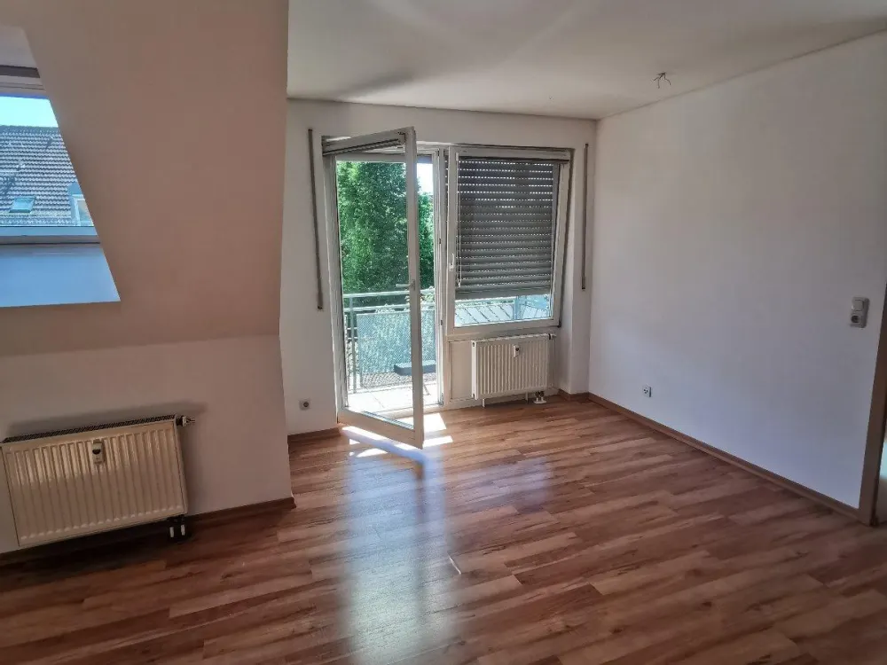 zauberhafte Single-Wohnung mit Balkon, EBK und Stellplatz