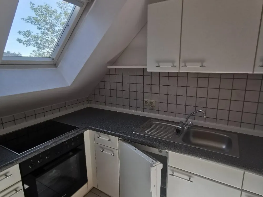 zauberhafte Single-Wohnung mit Balkon, EBK und Stellplatz
