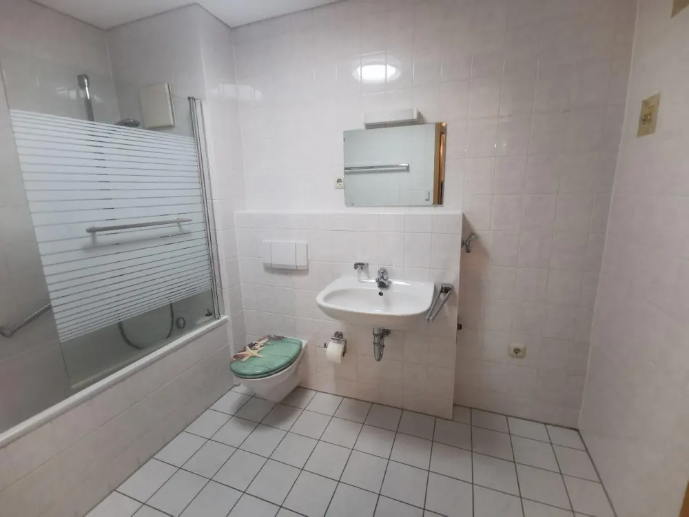zauberhafte Single-Wohnung mit Balkon, EBK und Stellplatz
