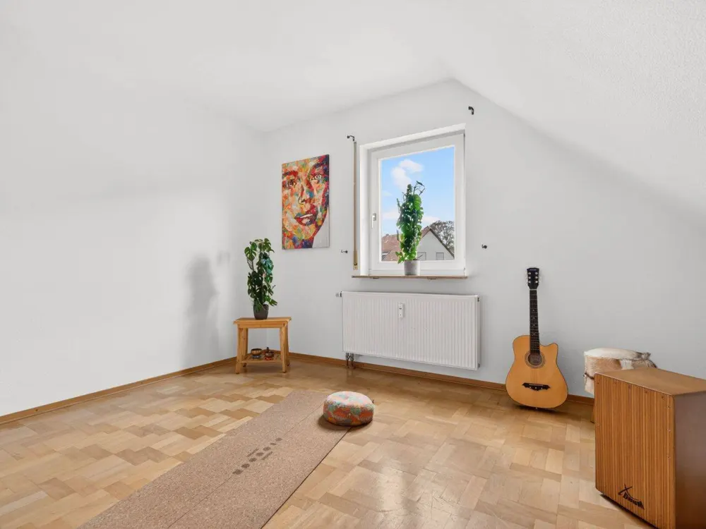GEHRENWALD - Durchdachte 3,5-Zimmer-Maisonette mit Balkon & Außenstellplatz in Stuttgart-Gehrenwald