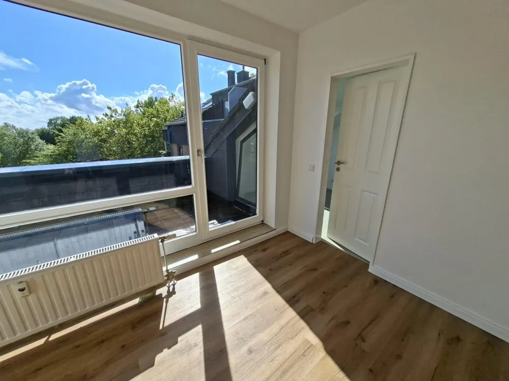 Hochwertig renovierte 3-Zi.-Whg. mit Balkon und TG-Stellplatz, Blick ins Neandertal garantiert!