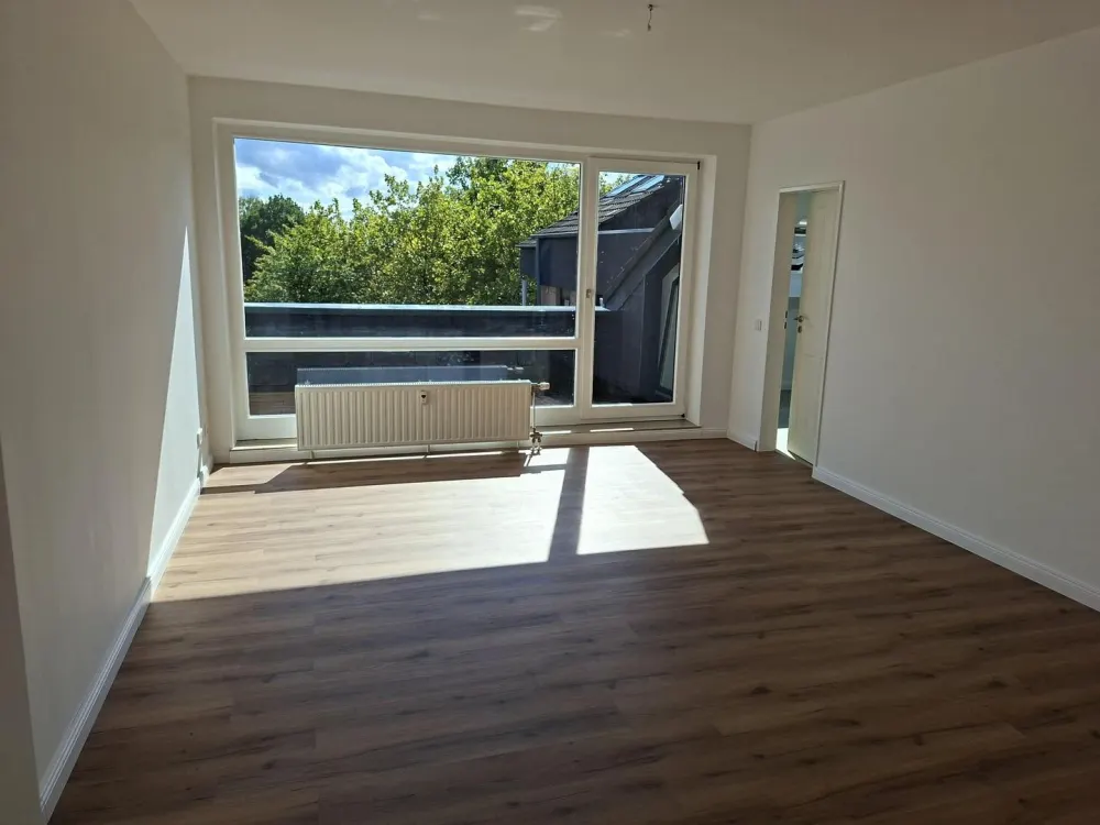 Hochwertig renovierte 3-Zi.-Whg. mit Balkon und TG-Stellplatz, Blick ins Neandertal garantiert!