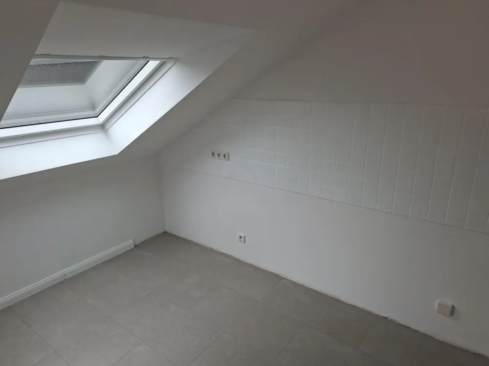 Hochwertig renovierte 3-Zi.-Whg. mit Balkon und TG-Stellplatz, Blick ins Neandertal garantiert!