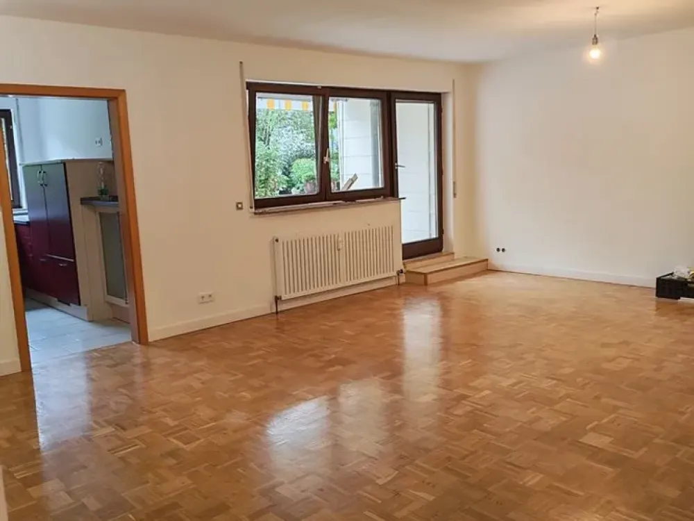 EG im Sommer kühl, im Winter warm. Frisch renoviert, ruhig, senioreng, EBK, Terrasse, TG, Aufzug,HMS