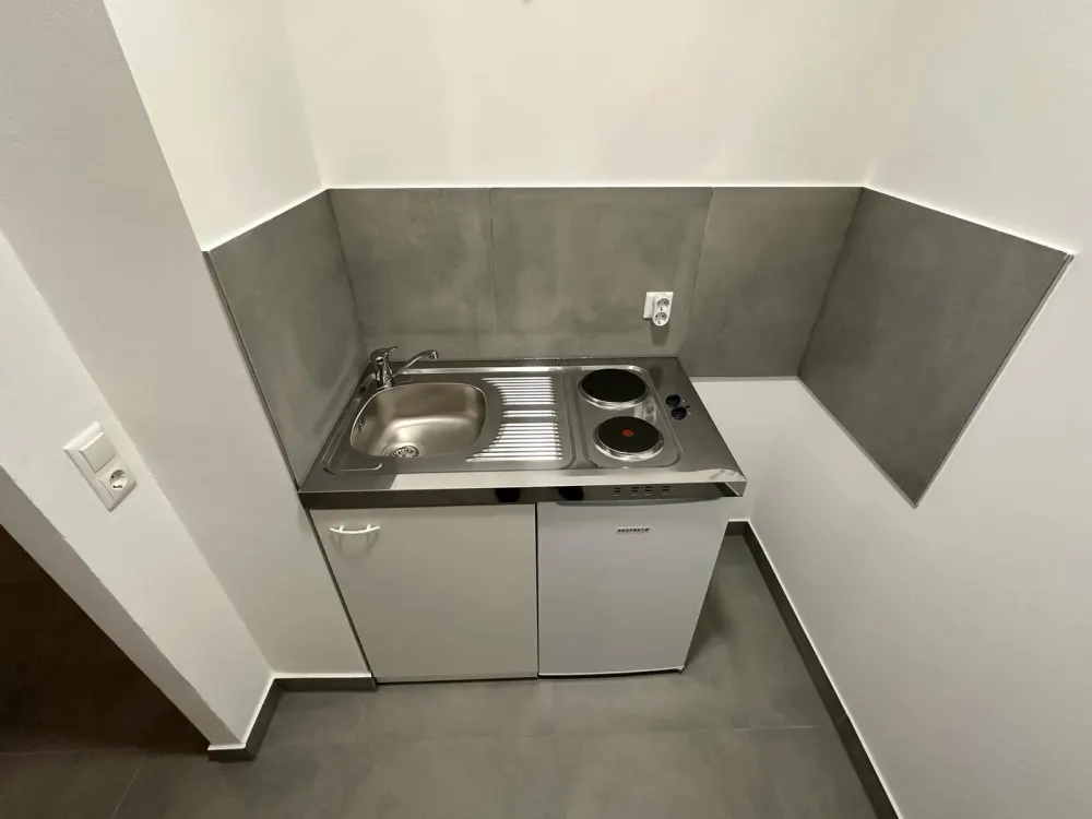 !Frisch sanierte 1-Zimmerwohnung ab sofort in Kesselstadt!