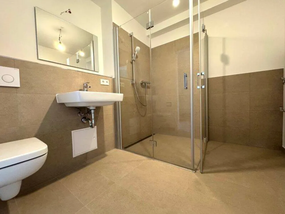 *Erstbezug*: Hochwertiger Neubau - 2-Zimmer-Wohnung mit moderner Einbauküche und großem Balkon