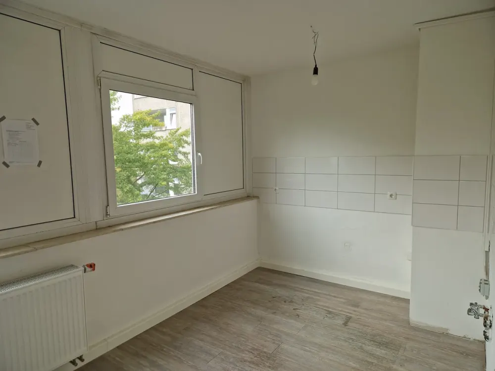 Hier fühlen Sie sich wohl und genießen den Ausblick: renoverte 3-Zimmer-Wohnung mir Balkon!