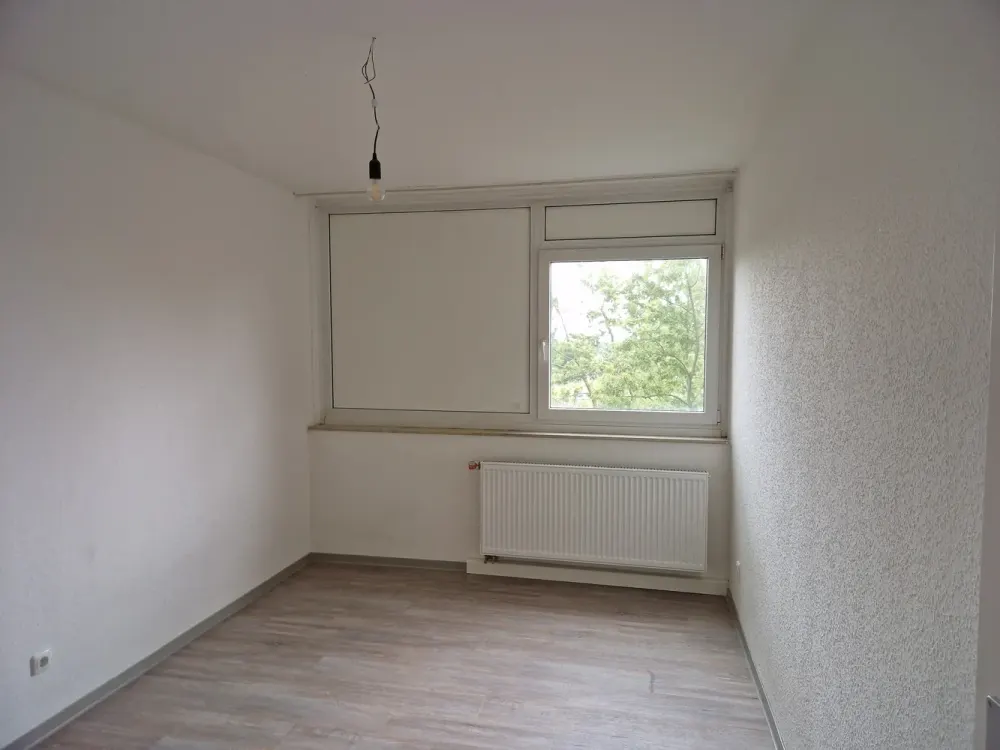 Hier fühlen Sie sich wohl und genießen den Ausblick: renoverte 3-Zimmer-Wohnung mir Balkon!