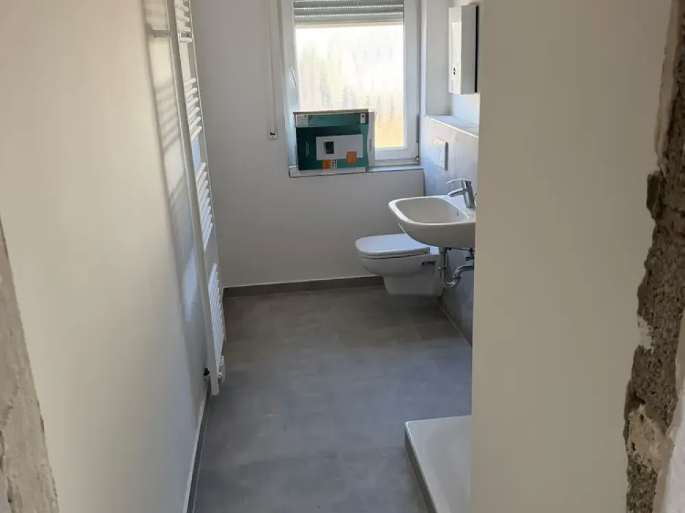 3 Zimmer kernsaniert mit Fischgrätparkett