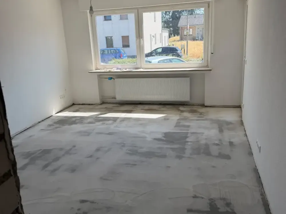 3 Zimmer kernsaniert mit Fischgrätparkett