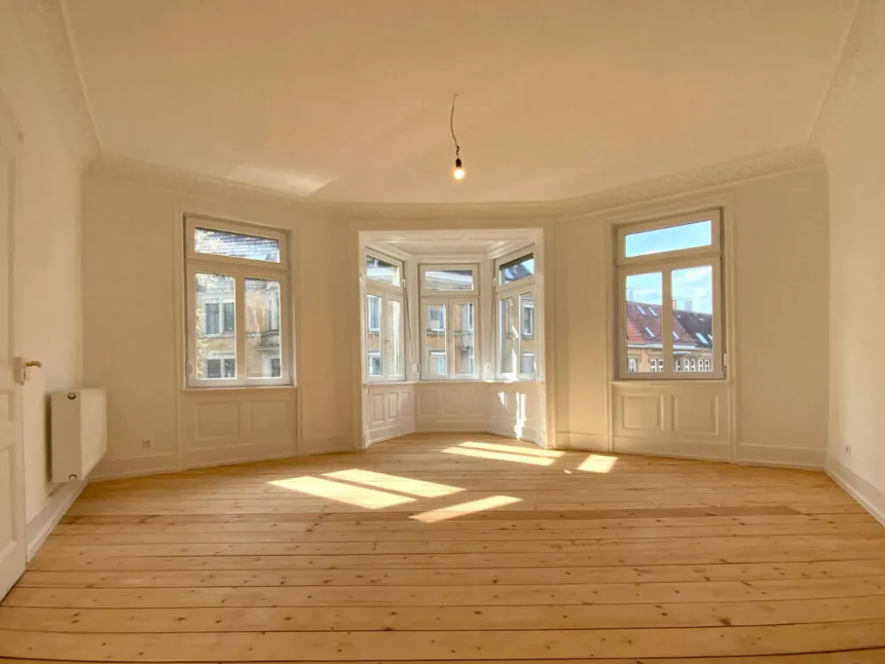 Attraktive und großflächige 3-Zimmer-Altbauwohnung im Stuttgarter Süden