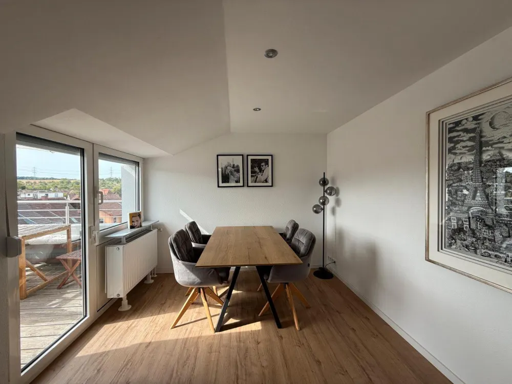 4 Zimmer DG Wohnung in Remseck-Hochdorf zu vermieten